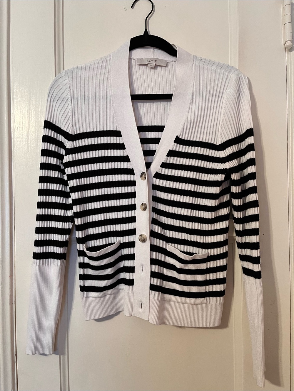 LOFT WhiteBlack Striped Ribbed Knit Cardigan Sweater Size Medium V-Neck pockets